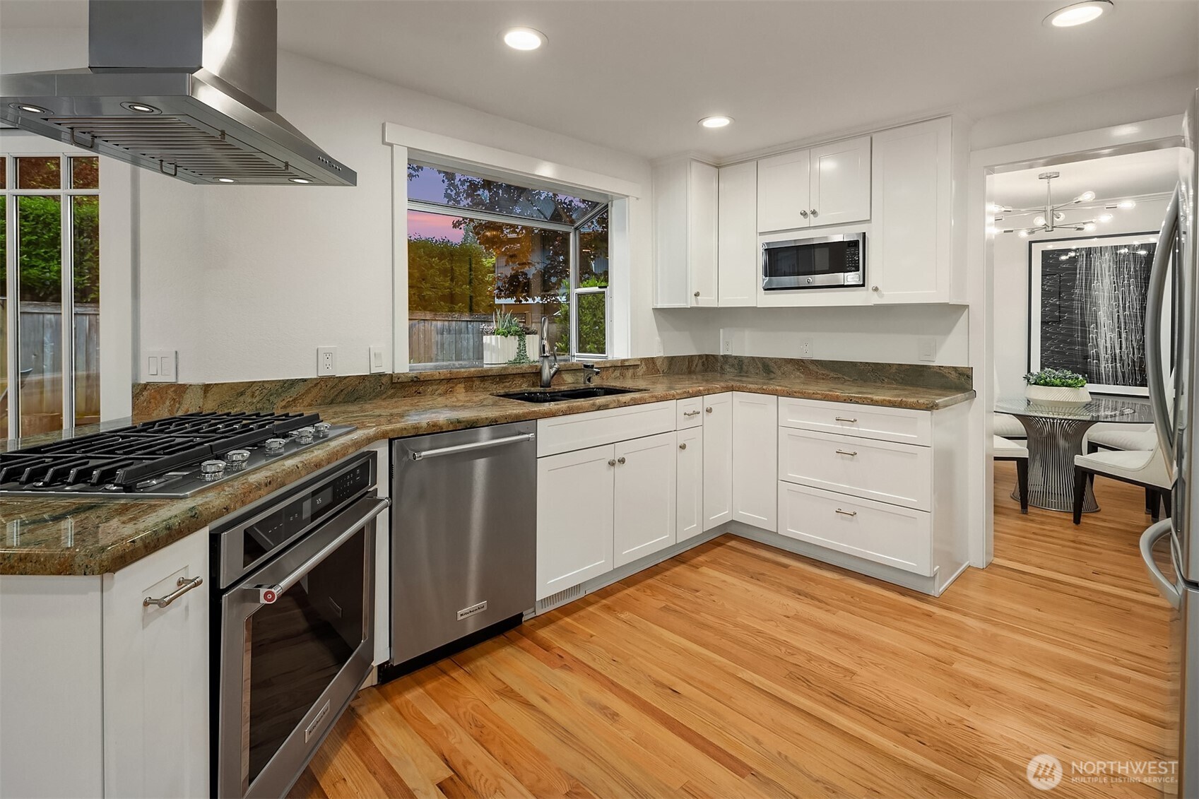 933 6th Place S, Kirkland, WA 98033