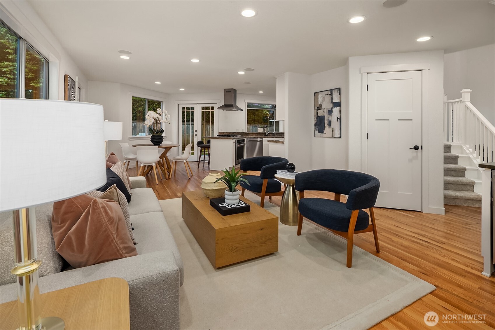 933 6th Place S, Kirkland, WA 98033