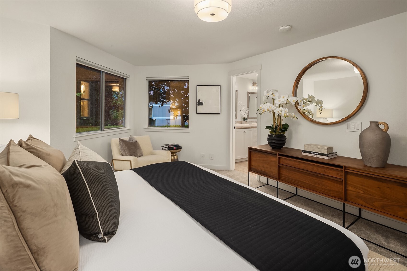 933 6th Place S, Kirkland, WA 98033