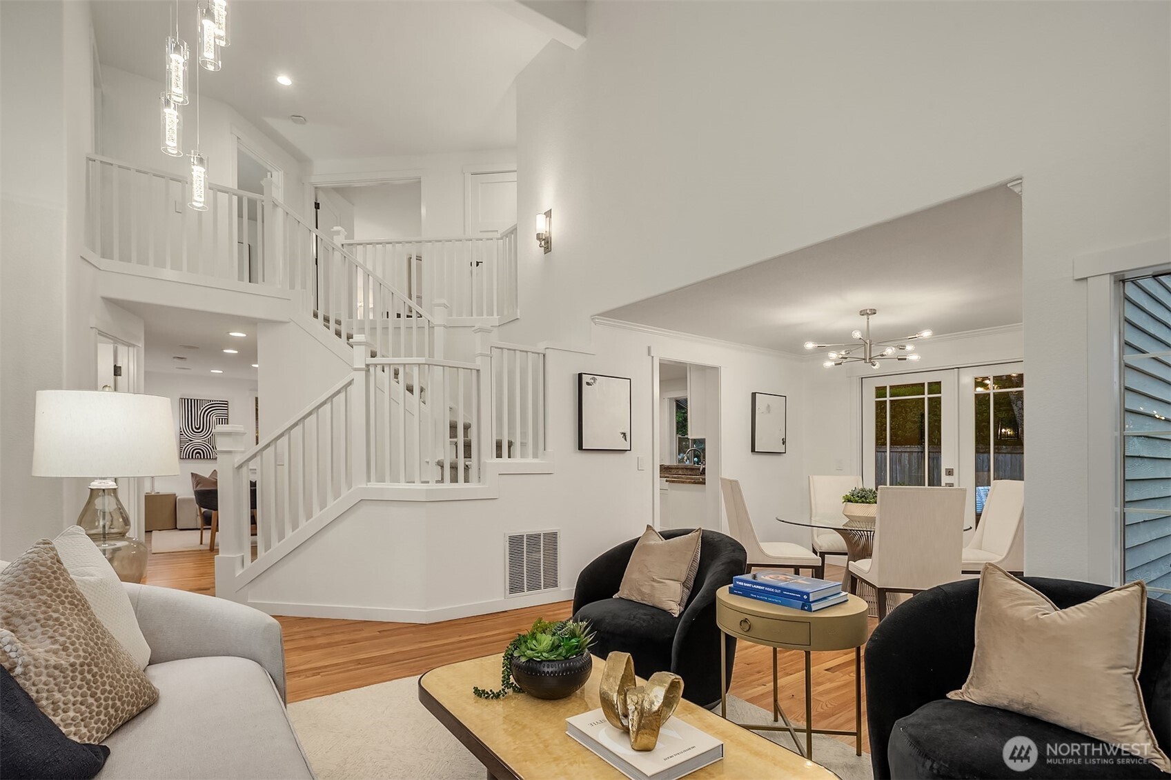 933 6th Place S, Kirkland, WA 98033