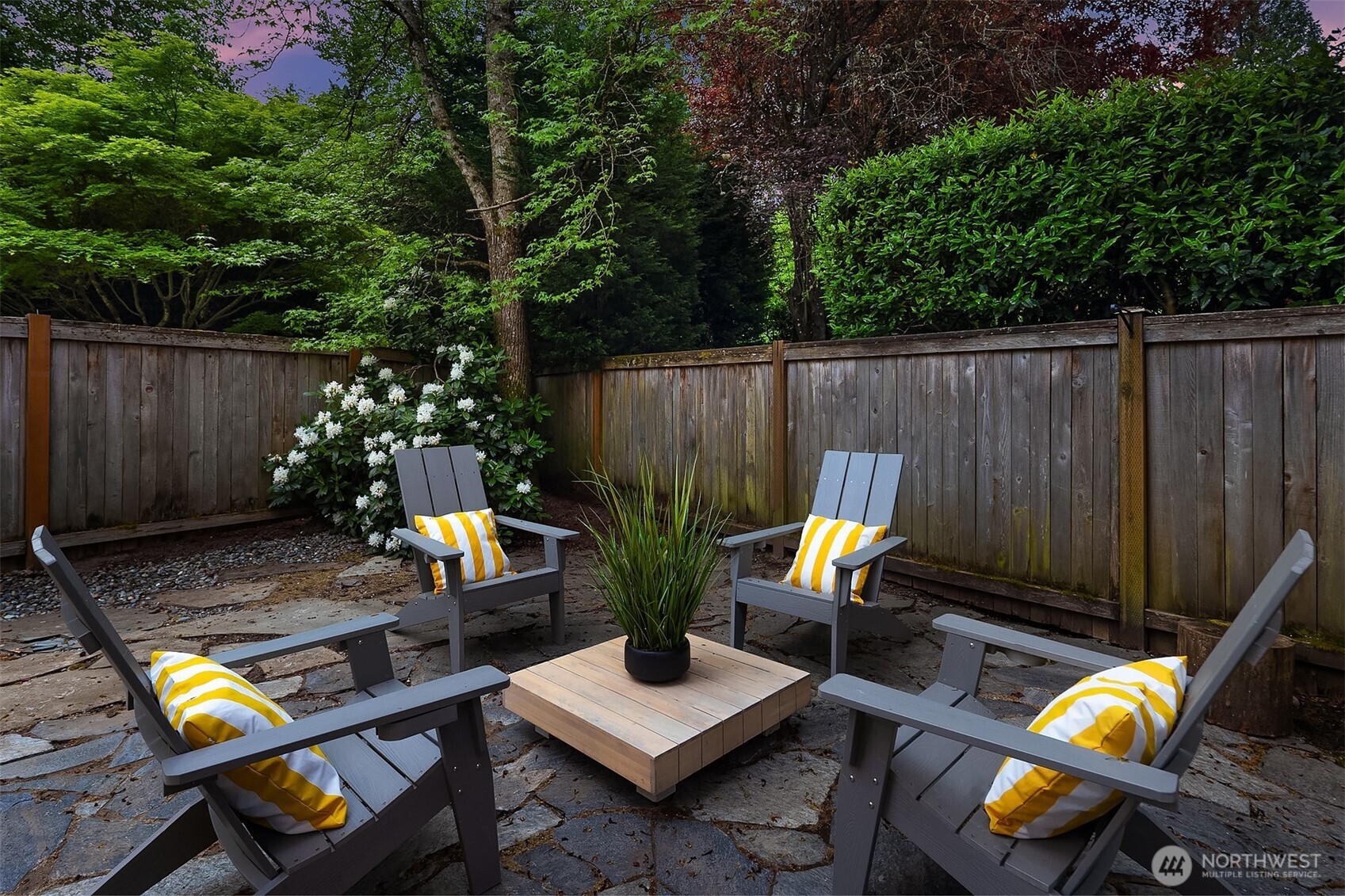 933 6th Place S, Kirkland, WA 98033