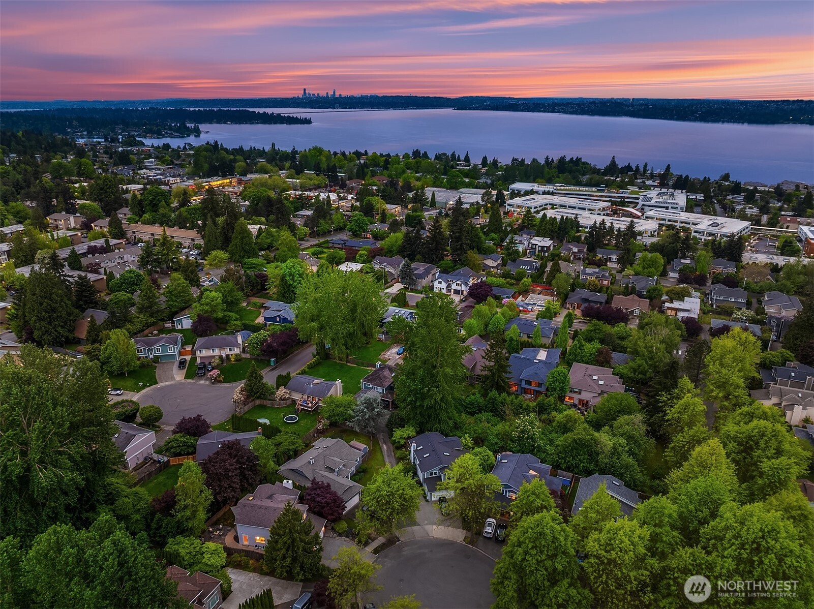933 6th Place S, Kirkland, WA 98033
