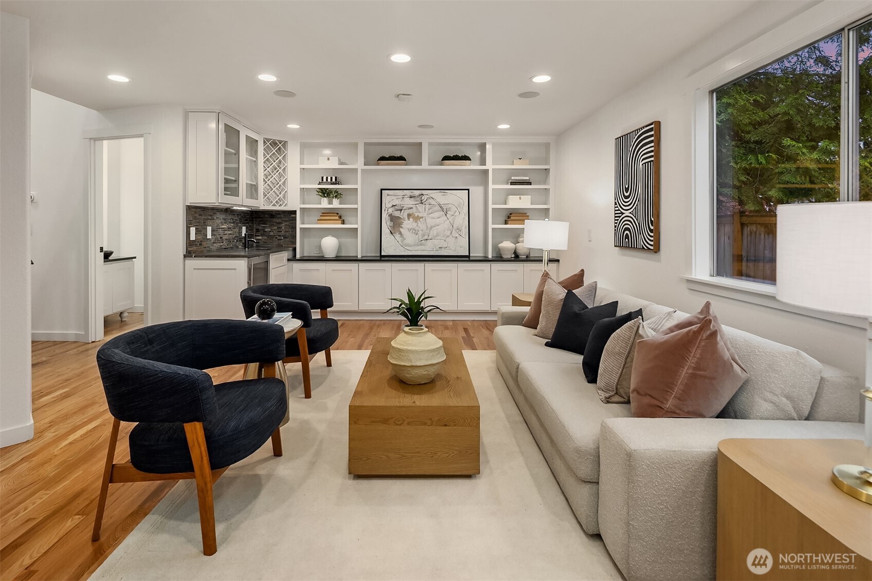 933 6th Place S, Kirkland, WA 98033