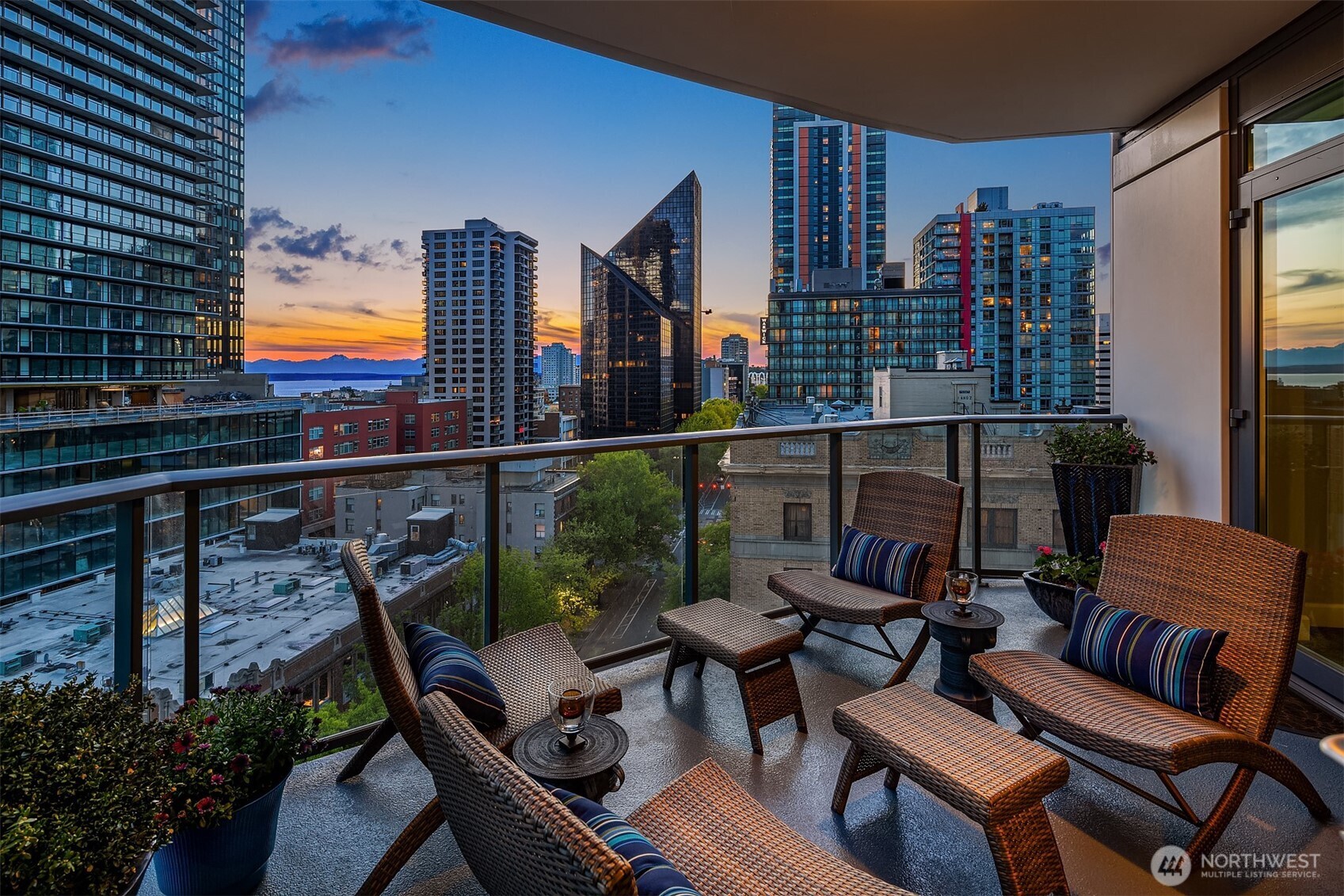 1920 4th Avenue #1002, Seattle, WA 98101