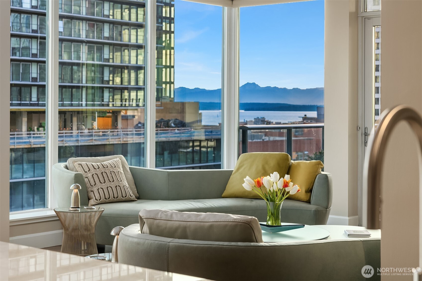 1920 4th Avenue #1002, Seattle, WA 98101