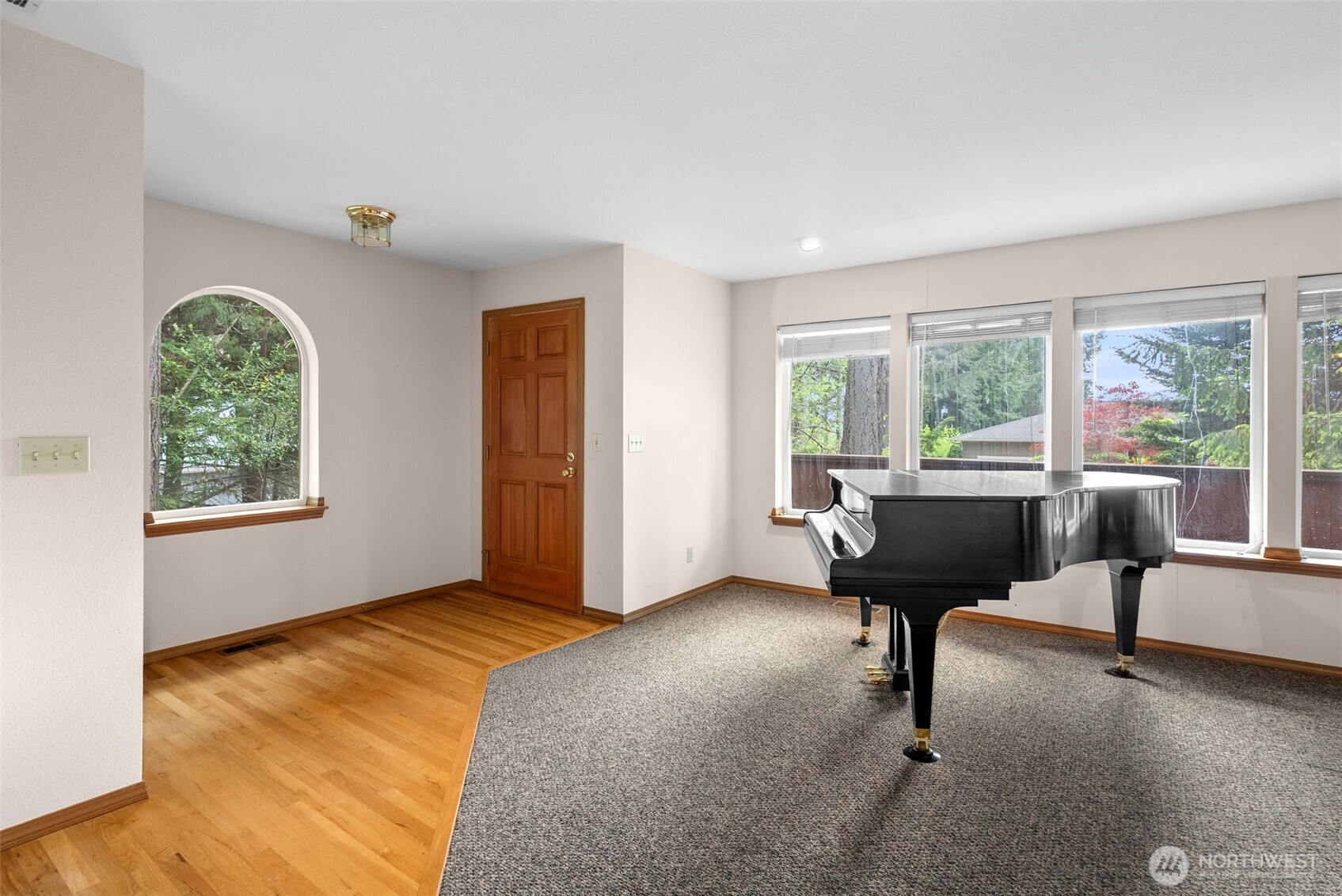 6430 NE Agate Beach Road , Bainbridge Island, WA 98110