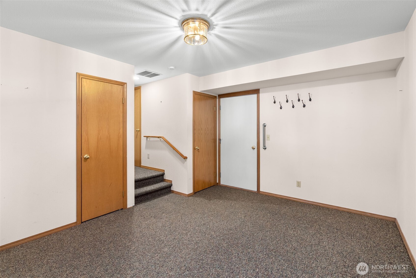 6430 NE Agate Beach Road , Bainbridge Island, WA 98110
