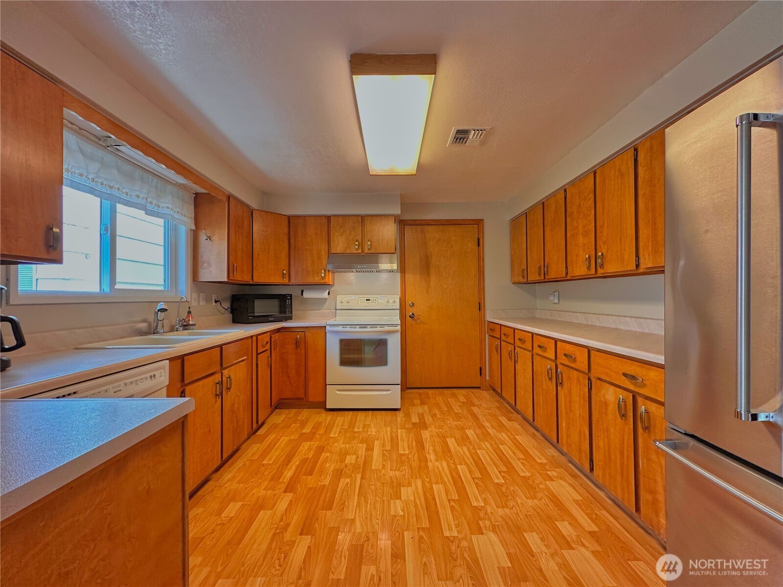 1113 River Drive , Coulee Dam, WA 99116