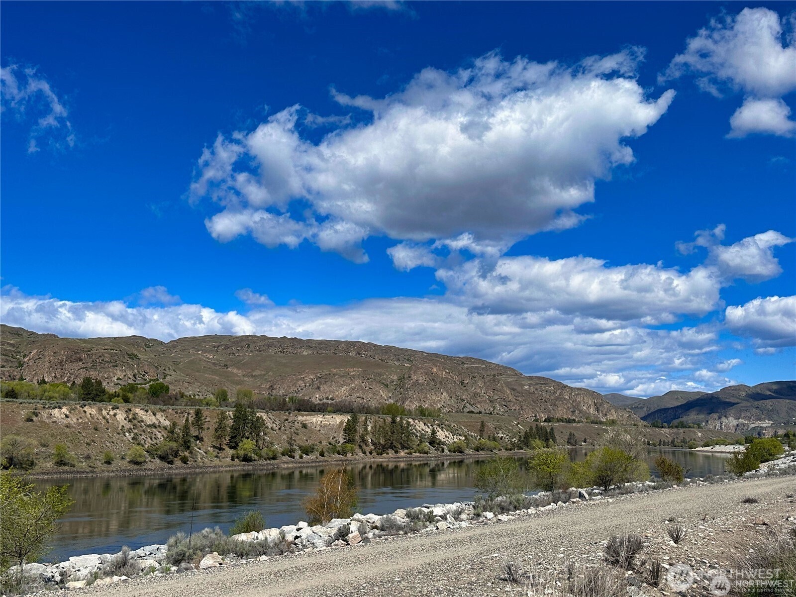 1113 River Drive , Coulee Dam, WA 99116