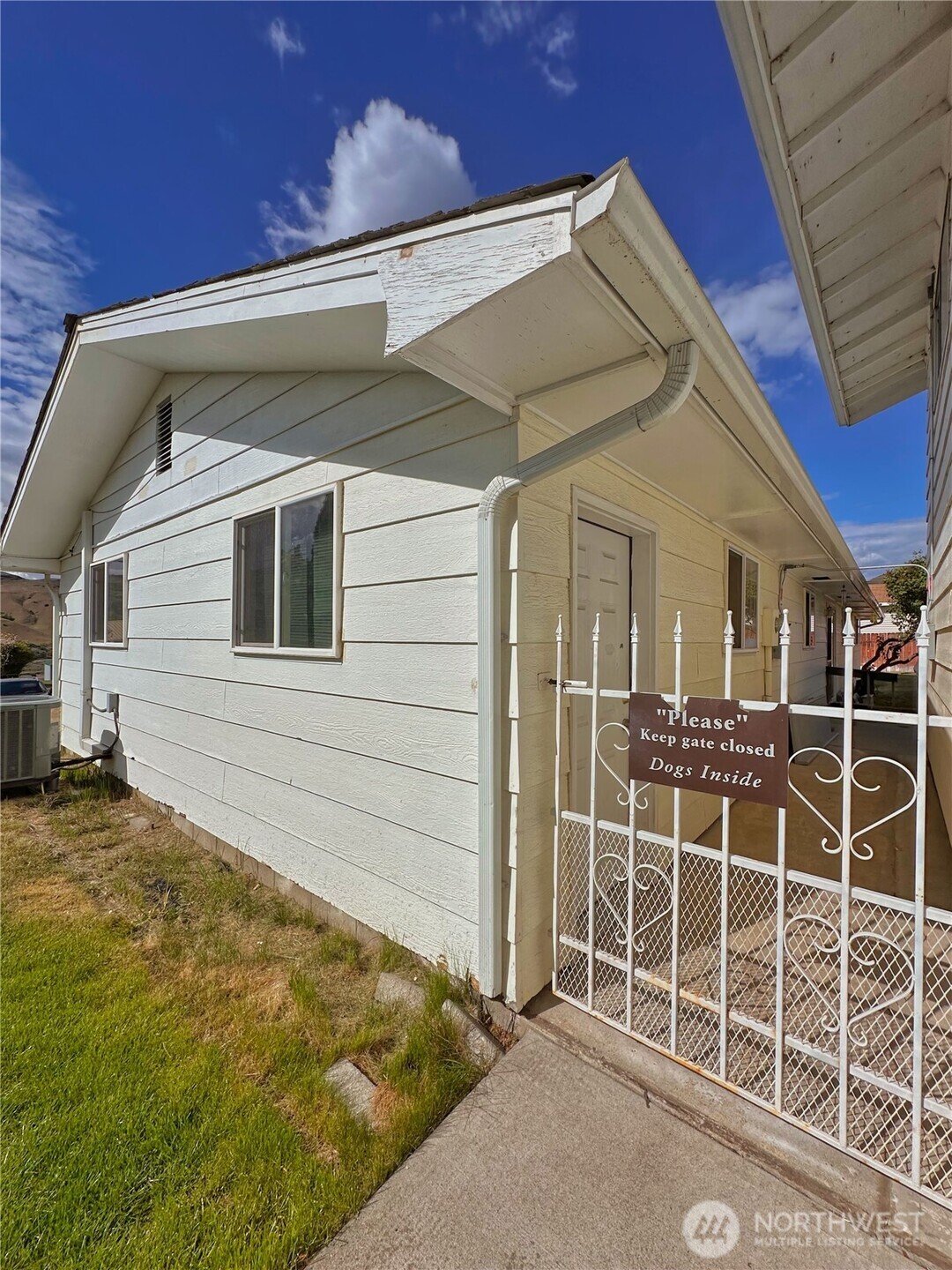 1113 River Drive , Coulee Dam, WA 99116
