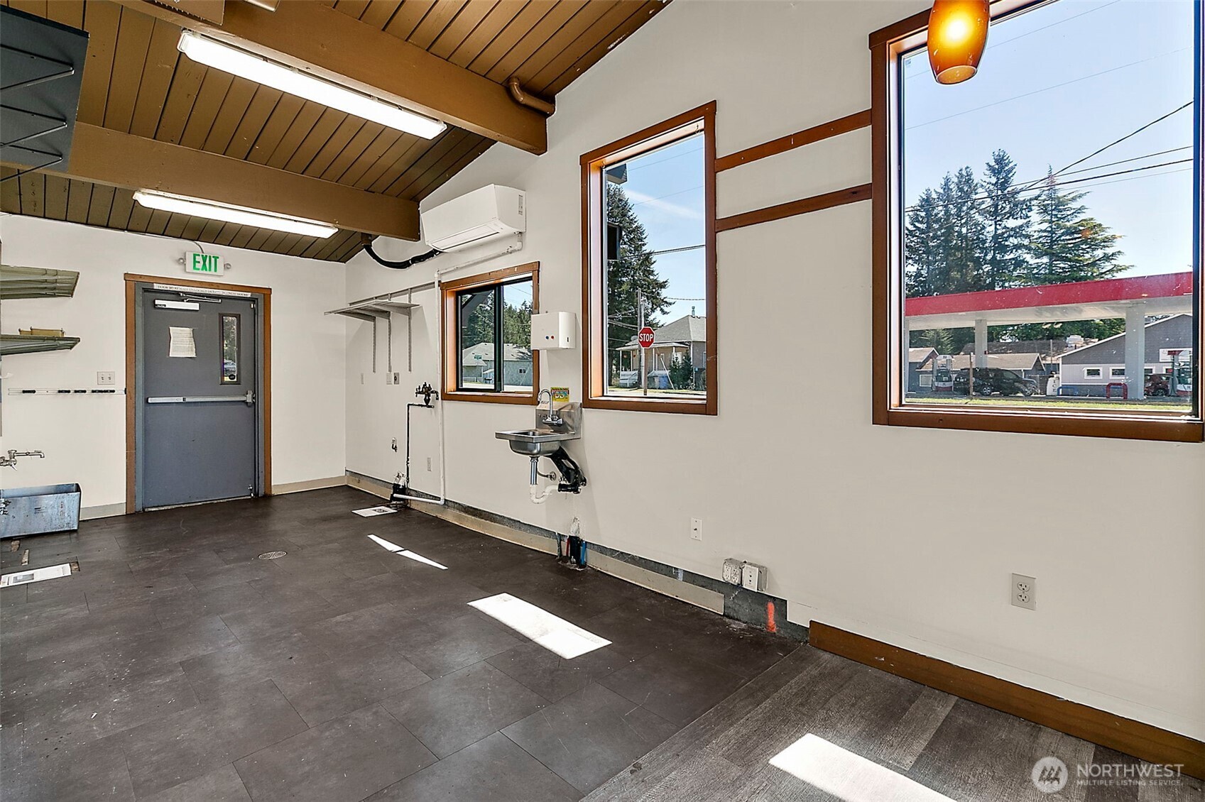 32616 3rd Avenue , Black Diamond, WA 98010-9606
