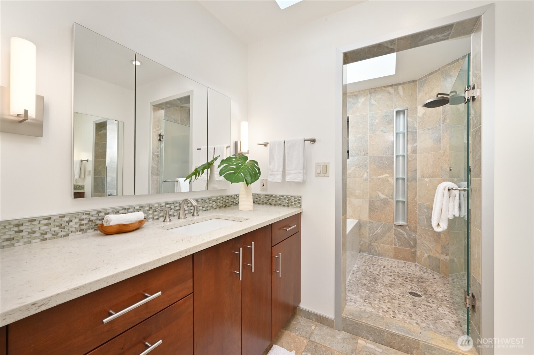 2806 SW 167 Place , Burien, WA 98166-3236