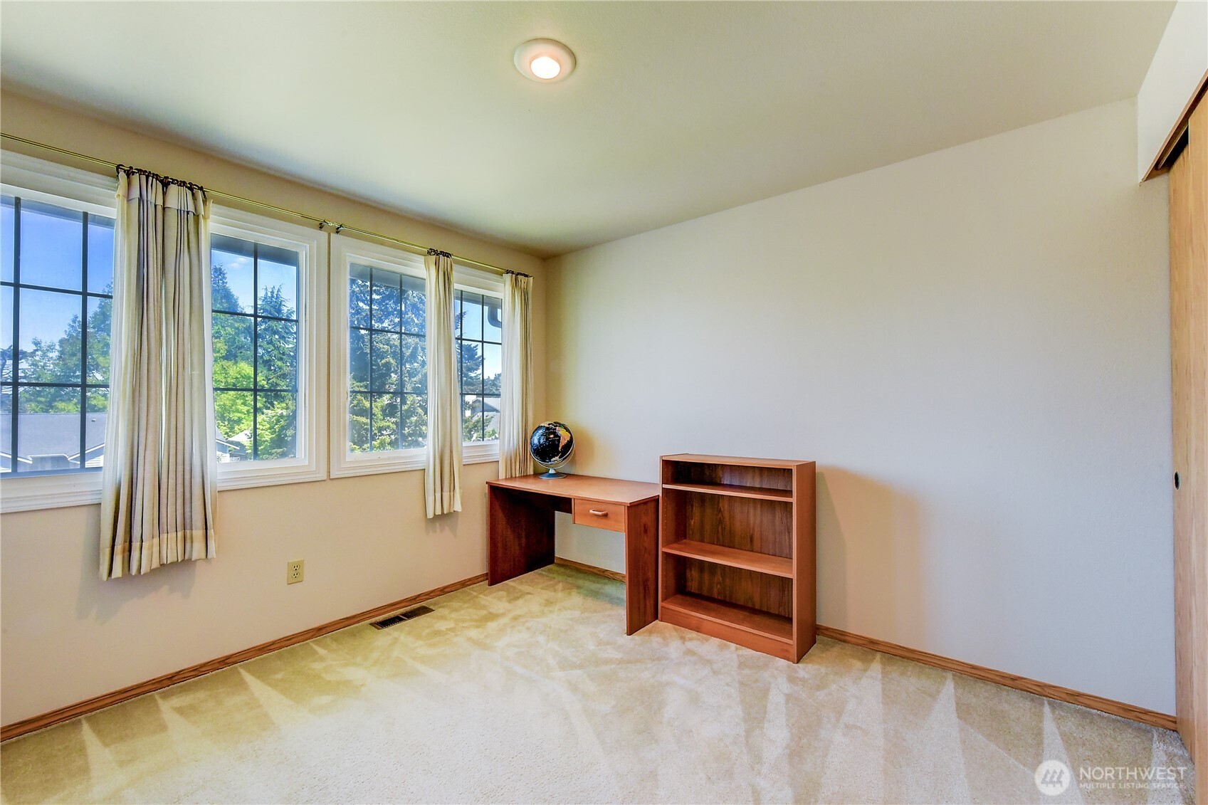 1301 S 236th Place , Des Moines, WA 98198