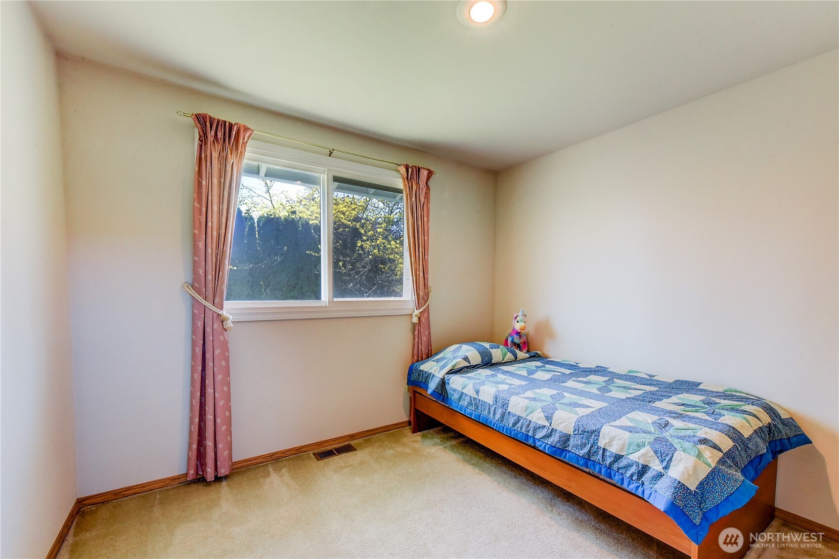 1301 S 236th Place , Des Moines, WA 98198