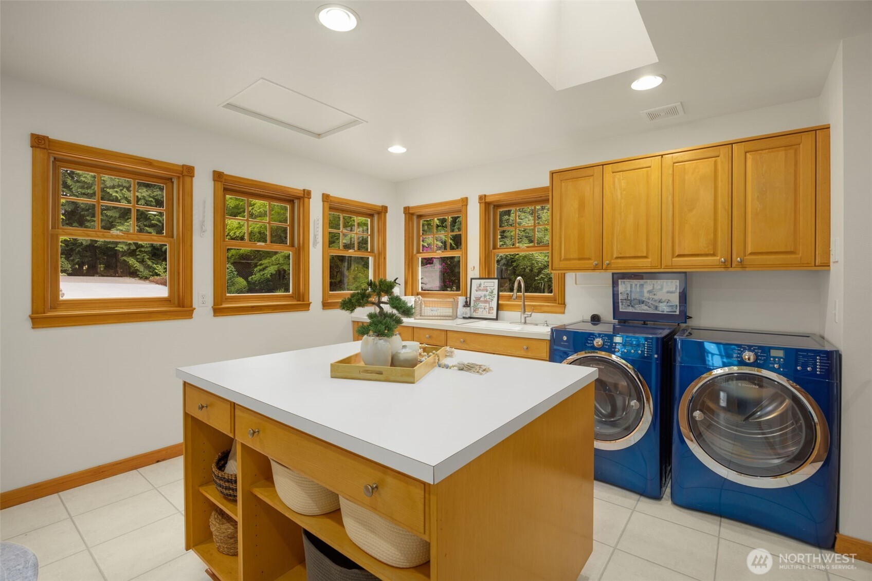3718 S 334th Street , Federal Way, WA 98001