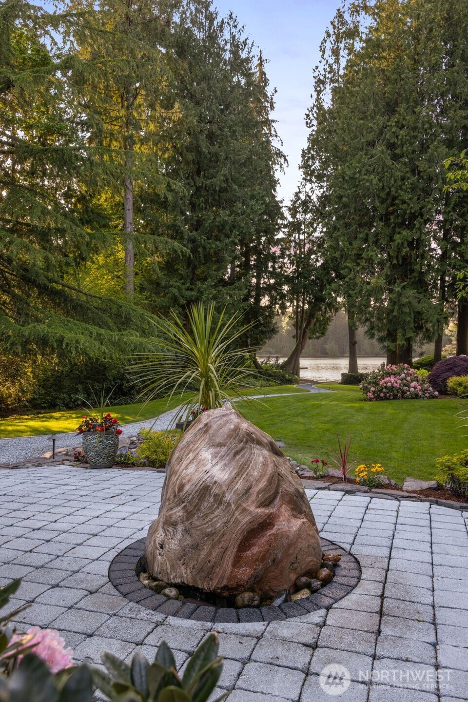 3718 S 334th Street , Federal Way, WA 98001