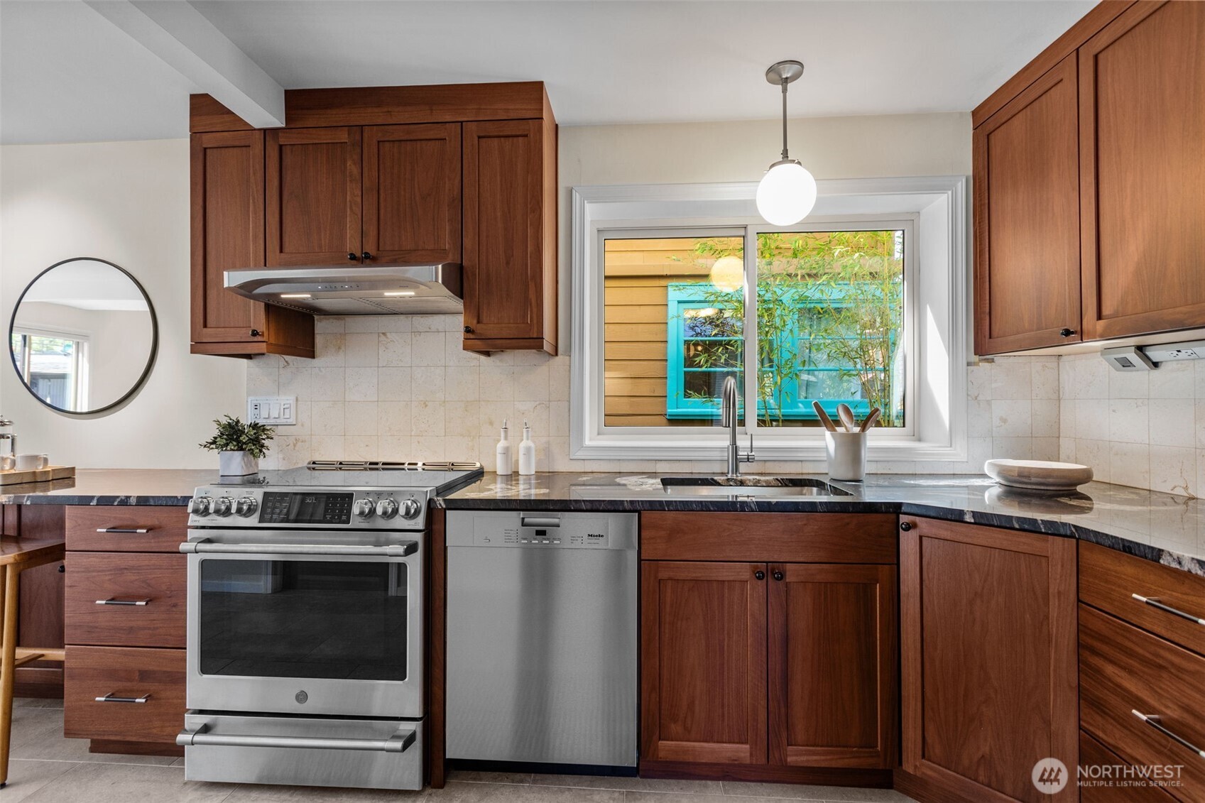 2025 Fairview Avenue E #E, Seattle, WA 98102