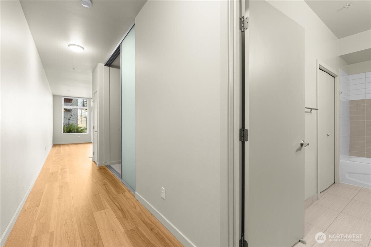 2960 Eastlake Avenue E #111, Seattle, WA 98102