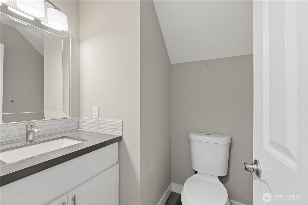 6813 81st Avenue NW, Gig Harbor, WA 98335