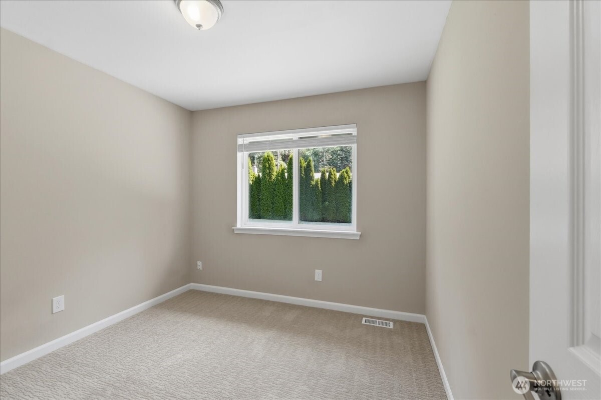 6813 81st Avenue NW, Gig Harbor, WA 98335