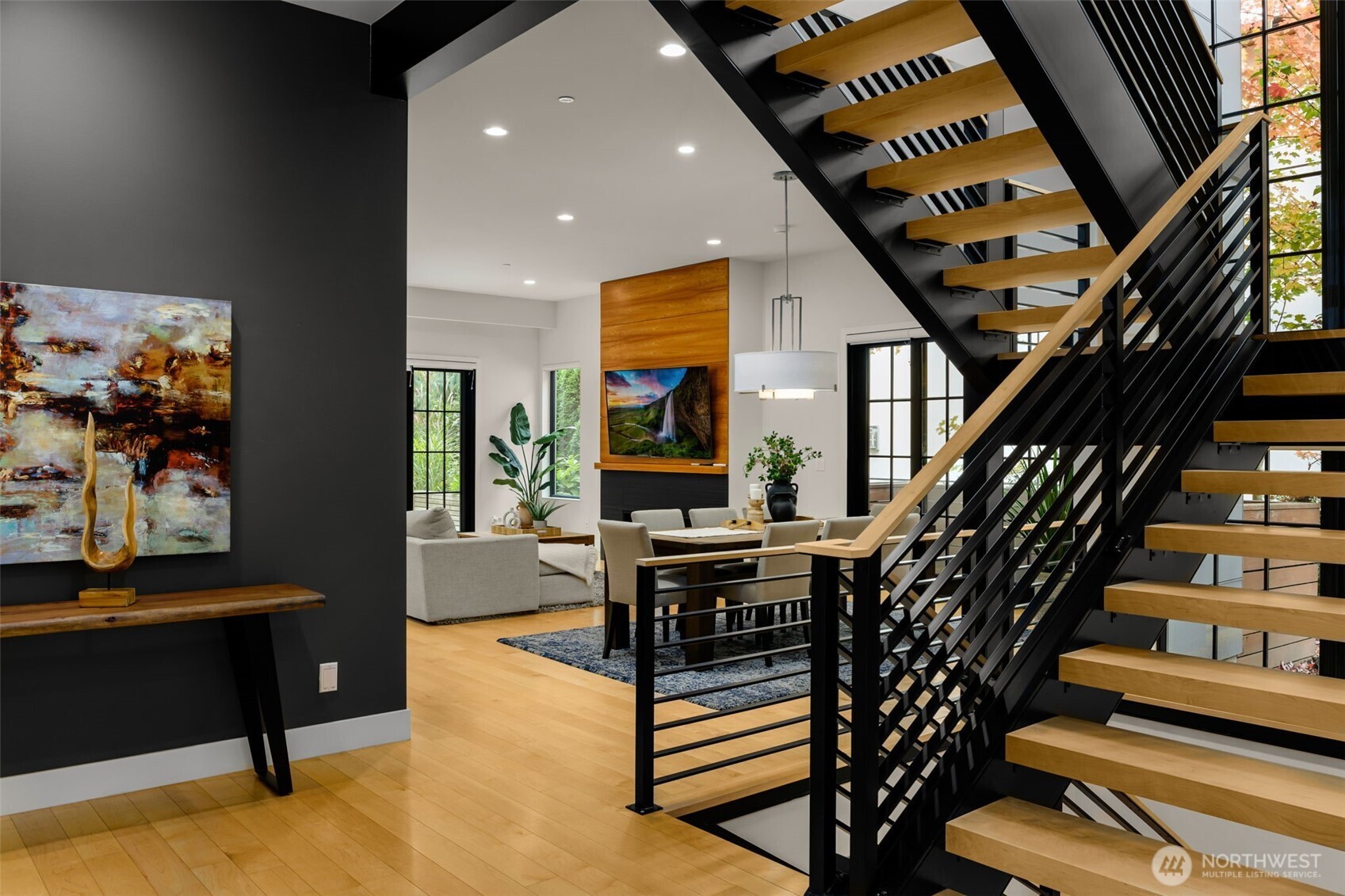 7002 93rd Avenue SE, Mercer Island, WA 98040