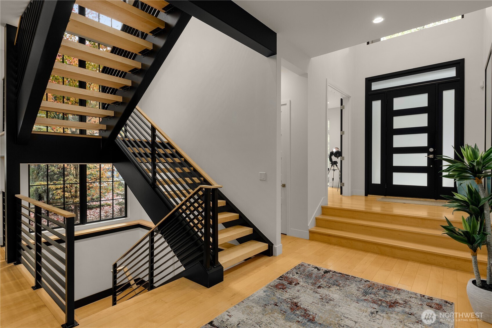 7002 93rd Avenue SE, Mercer Island, WA 98040