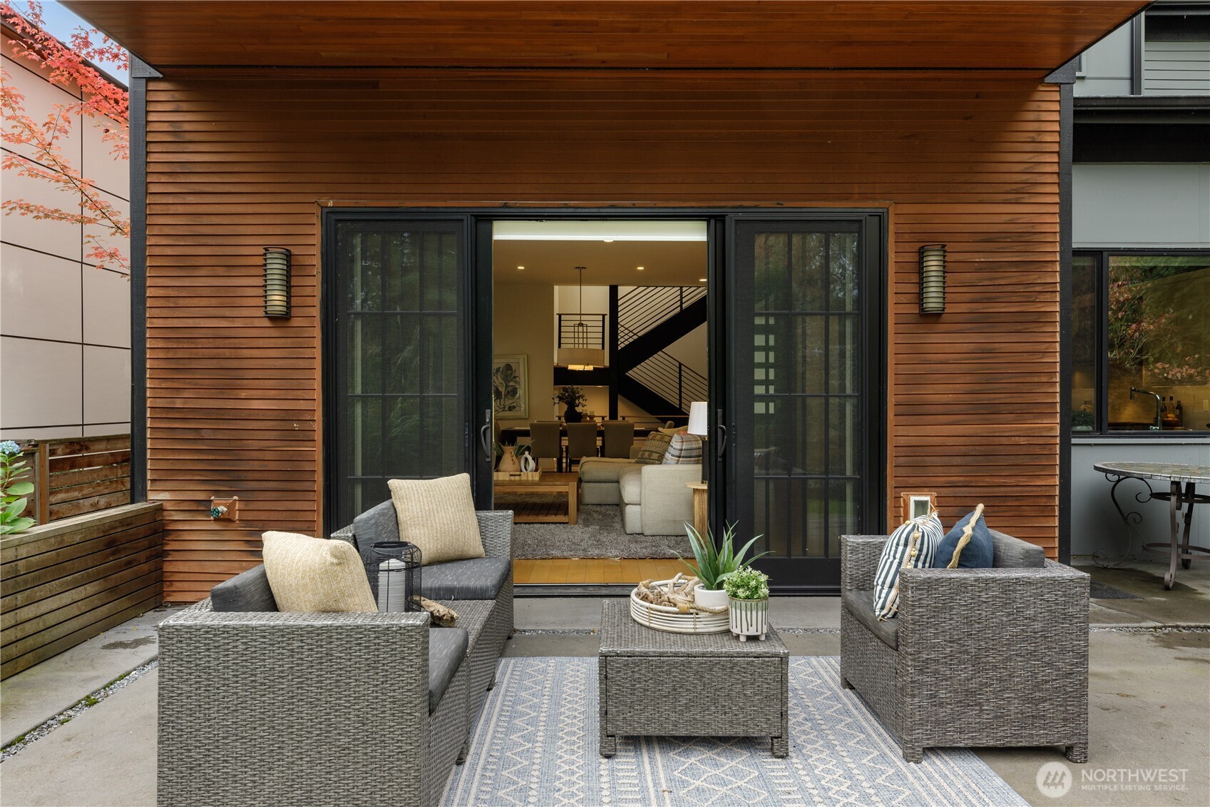 7002 93rd Avenue SE, Mercer Island, WA 98040