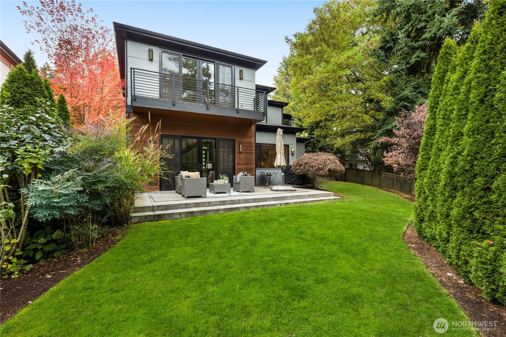7002 93rd Avenue SE, Mercer Island, WA 98040