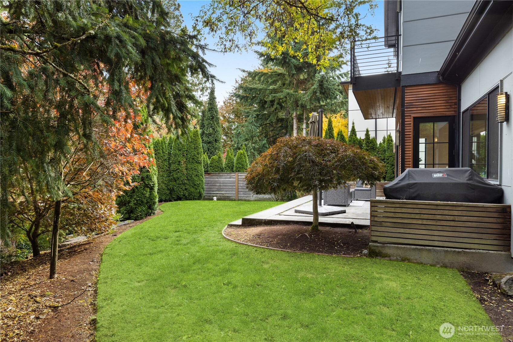 7002 93rd Avenue SE, Mercer Island, WA 98040