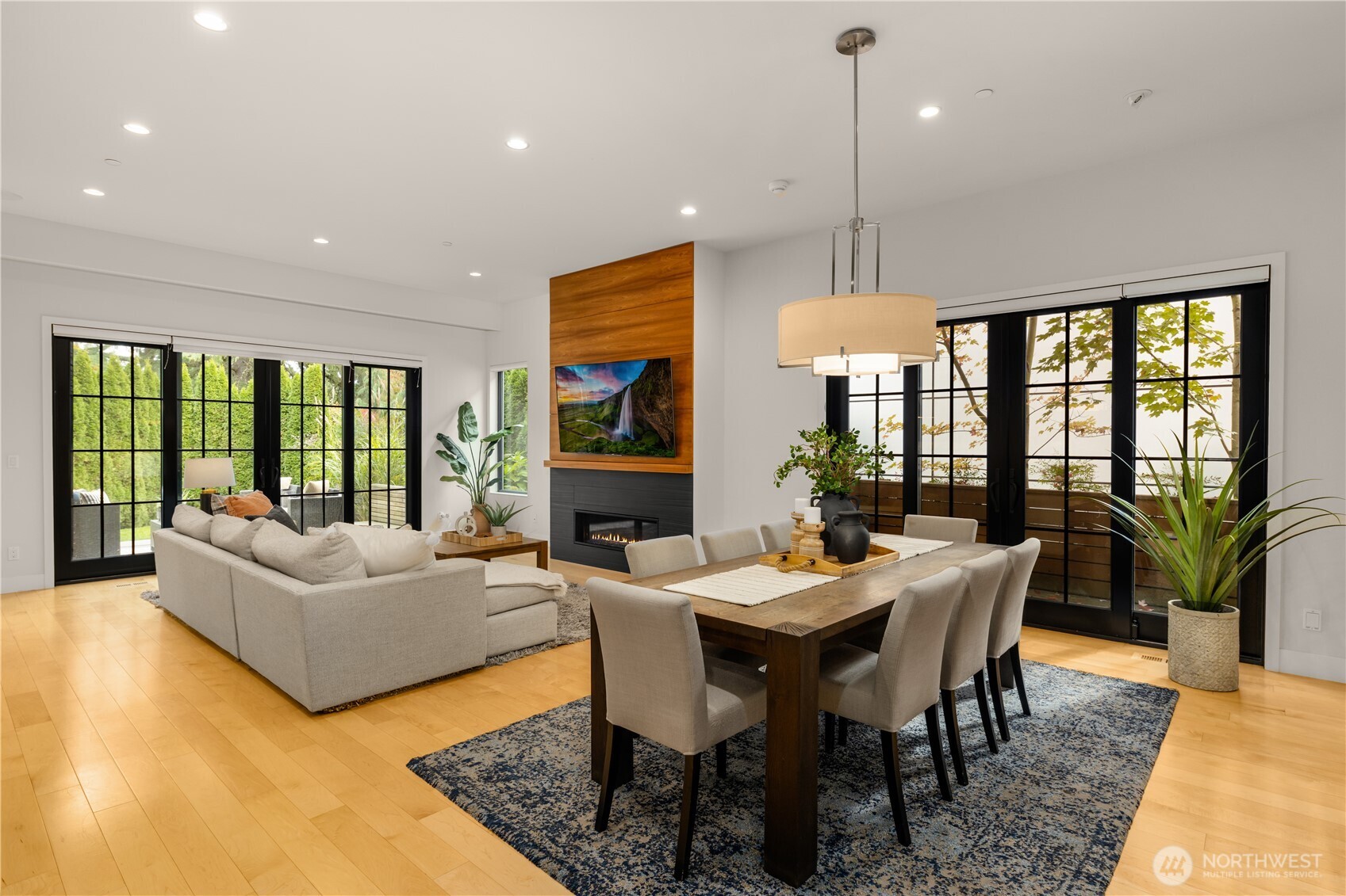 7002 93rd Avenue SE, Mercer Island, WA 98040