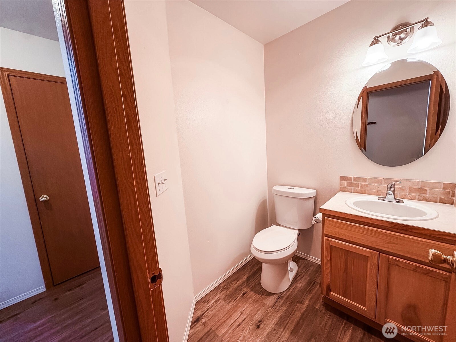943 College Lane NE, Lacey, WA 98516