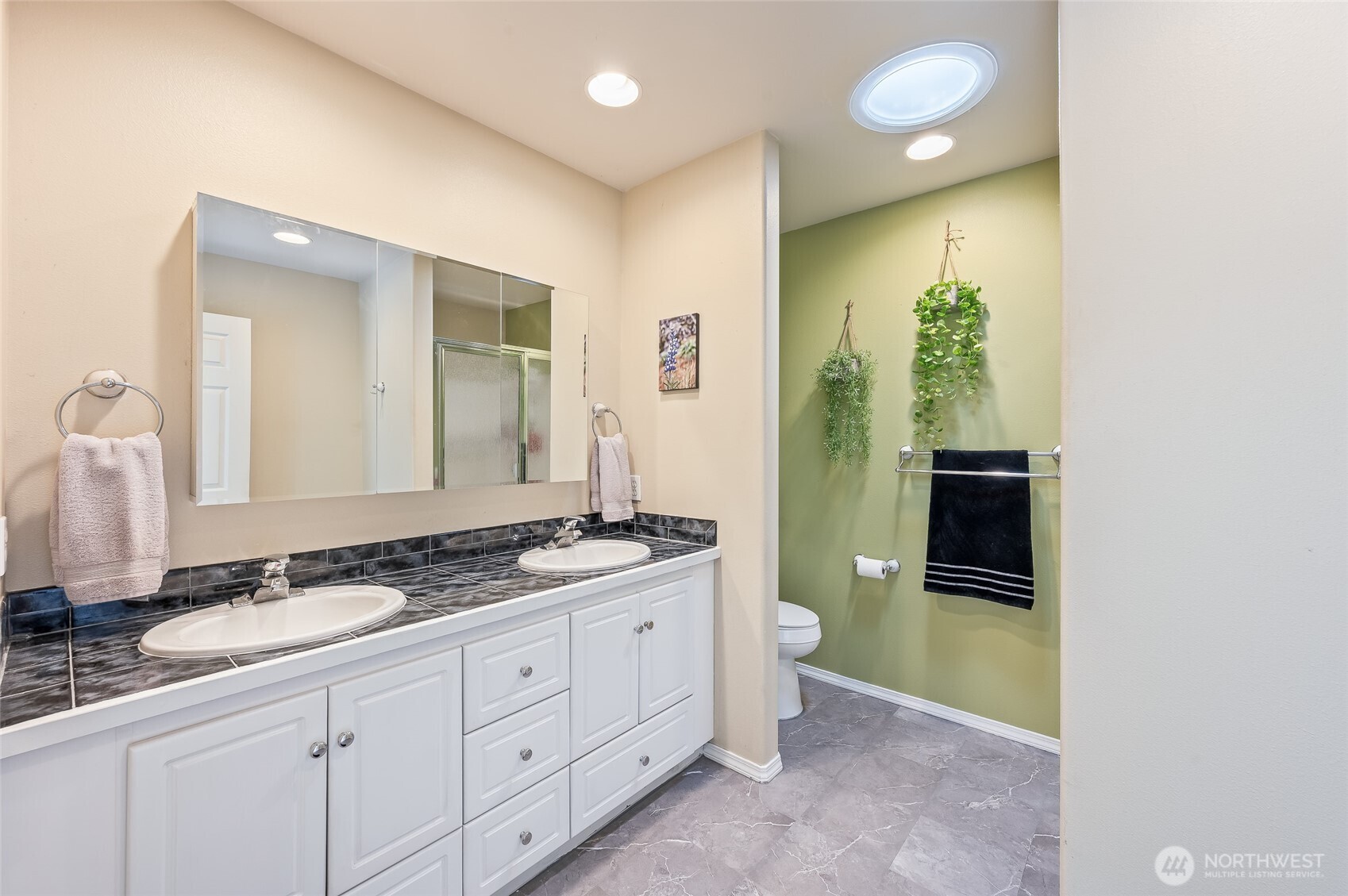 316 Easy Street , Wenatchee, WA 98801
