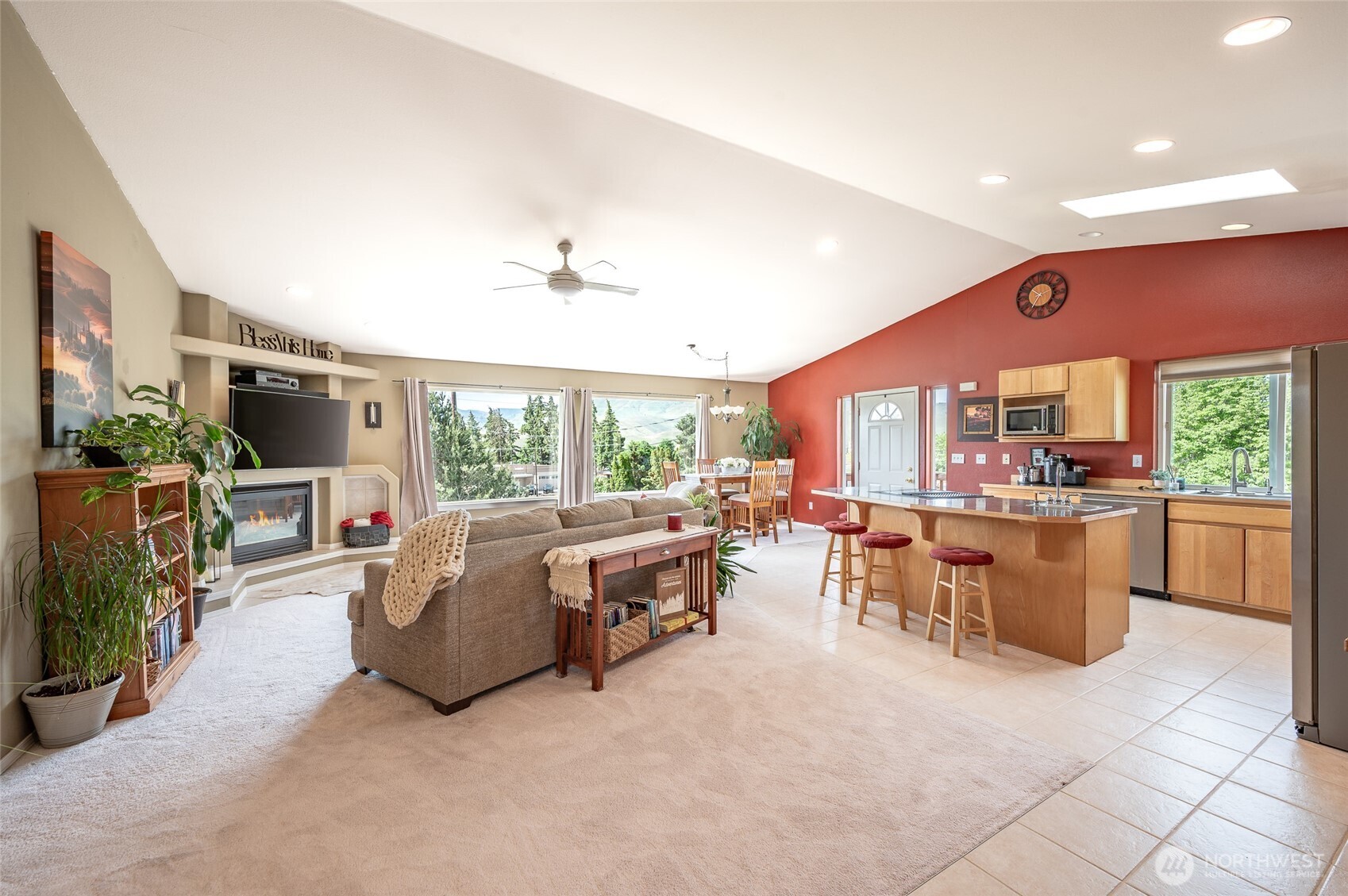 316 Easy Street , Wenatchee, WA 98801