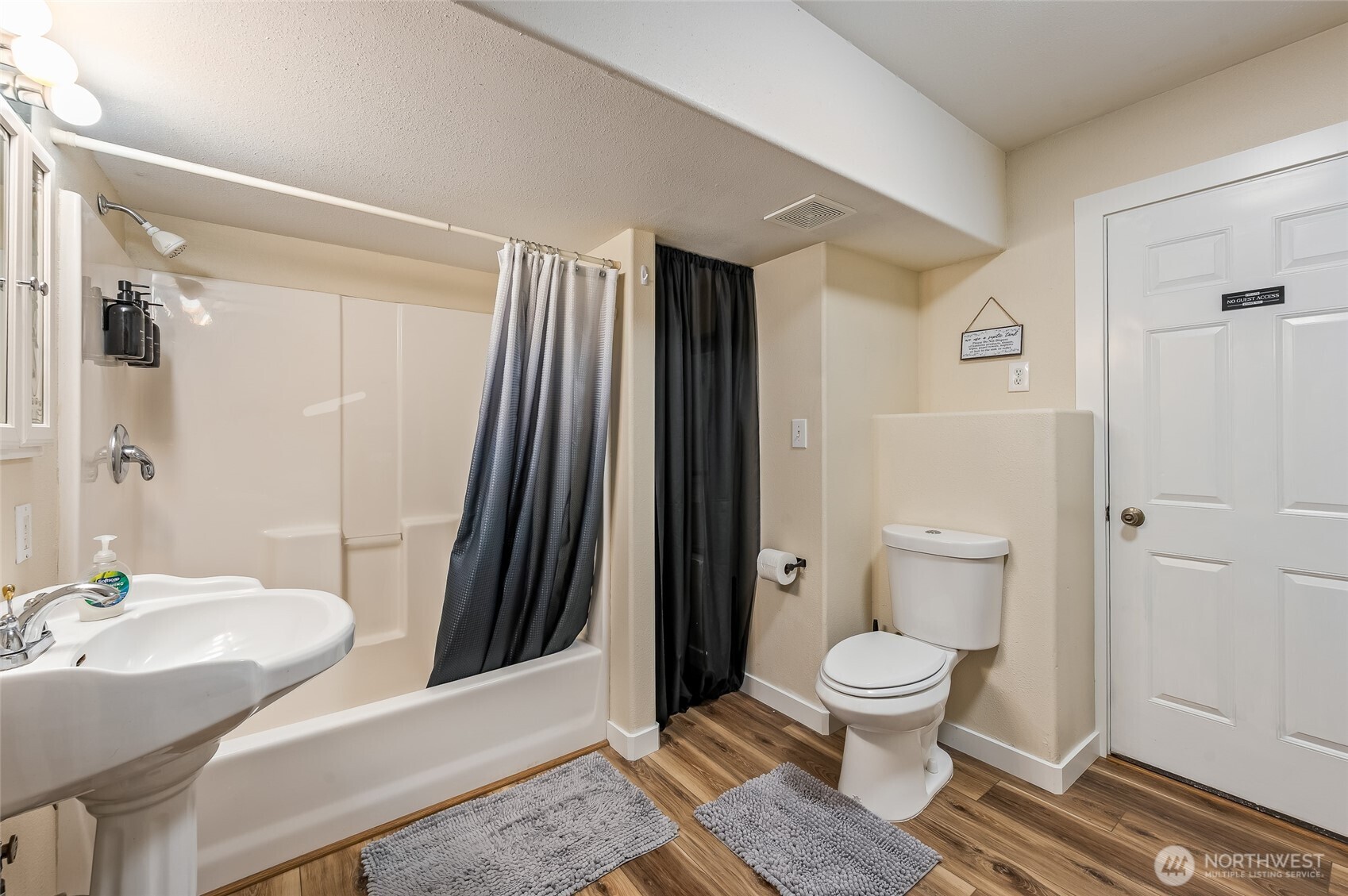 316 Easy Street , Wenatchee, WA 98801