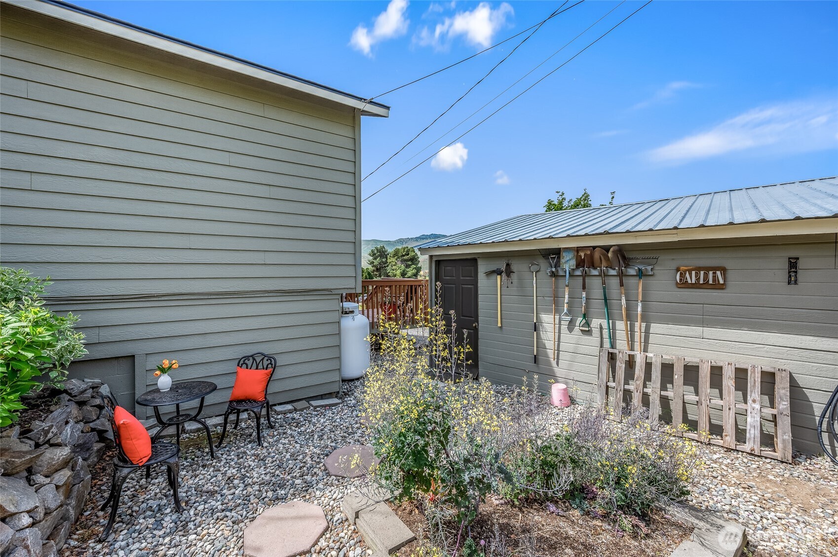 316 Easy Street , Wenatchee, WA 98801