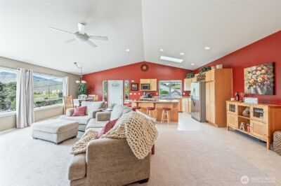 316 Easy Street , Wenatchee, WA 98801 - Photo 5
