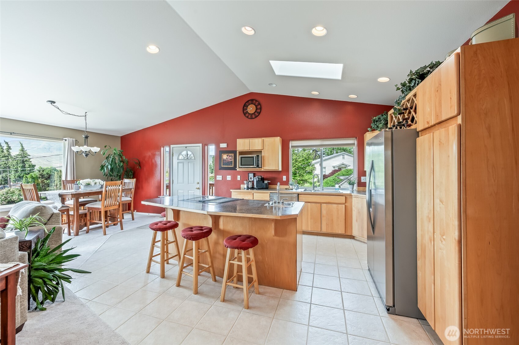 316 Easy Street , Wenatchee, WA 98801