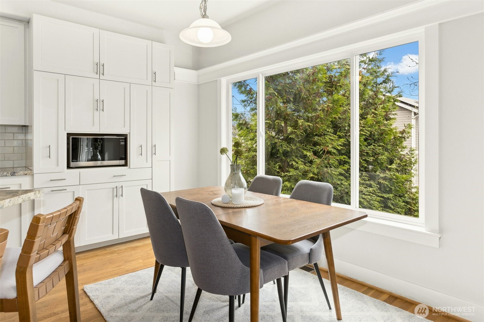 621 NE 77th Street , Seattle, WA 98115