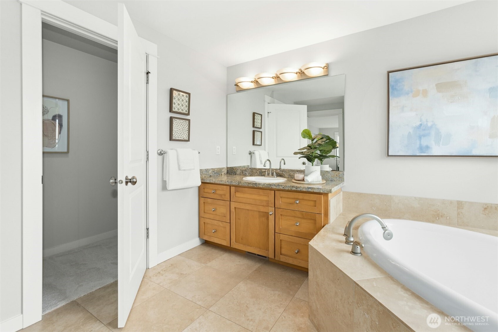 621 NE 77th Street , Seattle, WA 98115
