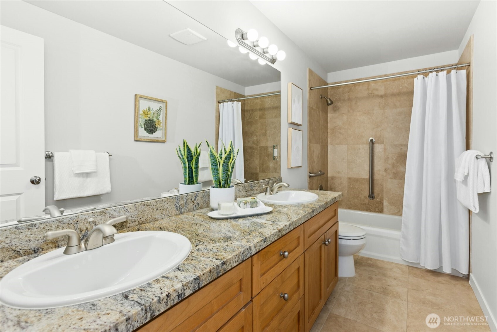 621 NE 77th Street , Seattle, WA 98115