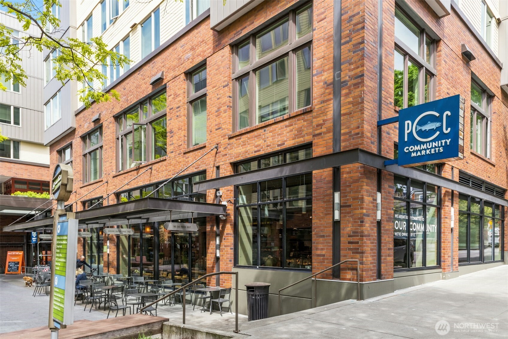 621 NE 77th Street , Seattle, WA 98115