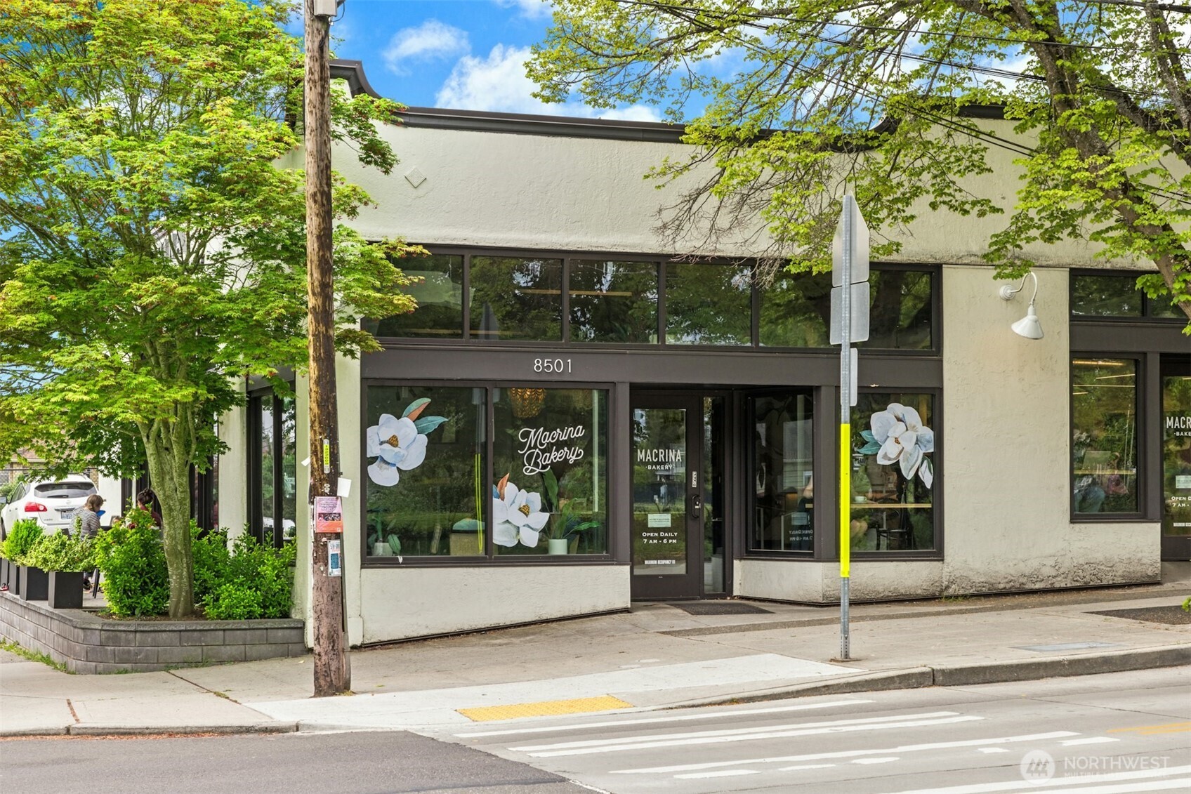 621 NE 77th Street , Seattle, WA 98115
