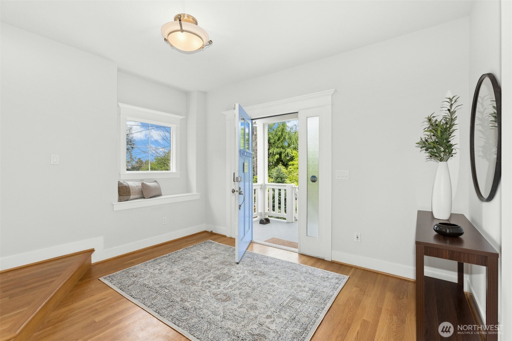 621 NE 77th Street , Seattle, WA 98115