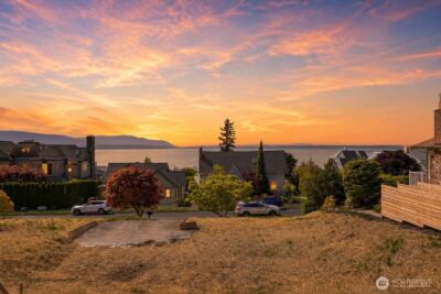 1027 15th Street , Bellingham, WA 98225