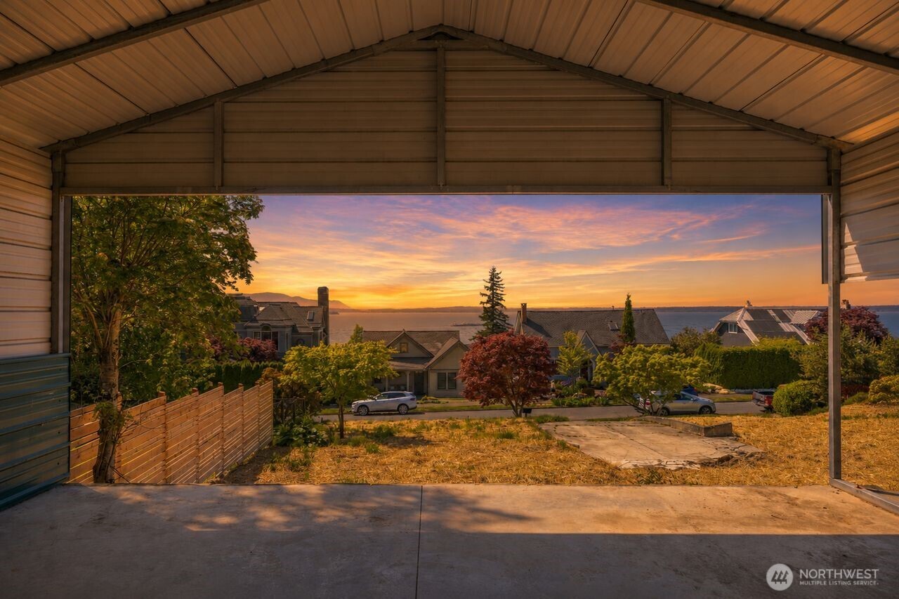1027 15th Street , Bellingham, WA 98225