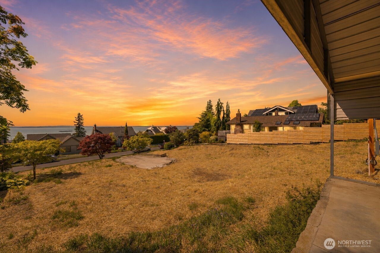 1027 15th Street , Bellingham, WA 98225