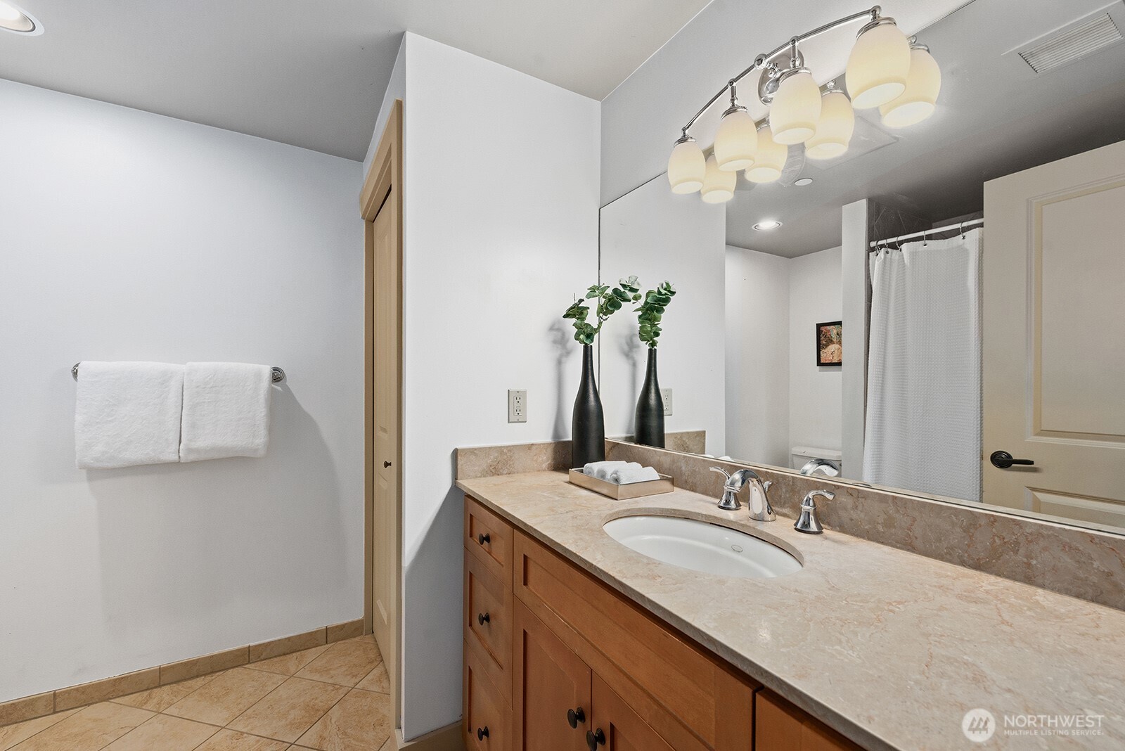 745 Bellevue Avenue E #109, Seattle, WA 98102-4484
