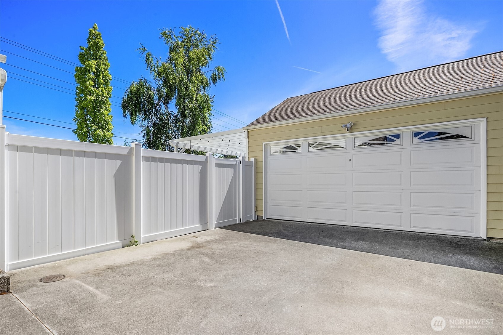 549 N 77th Street , Seattle, WA 98103