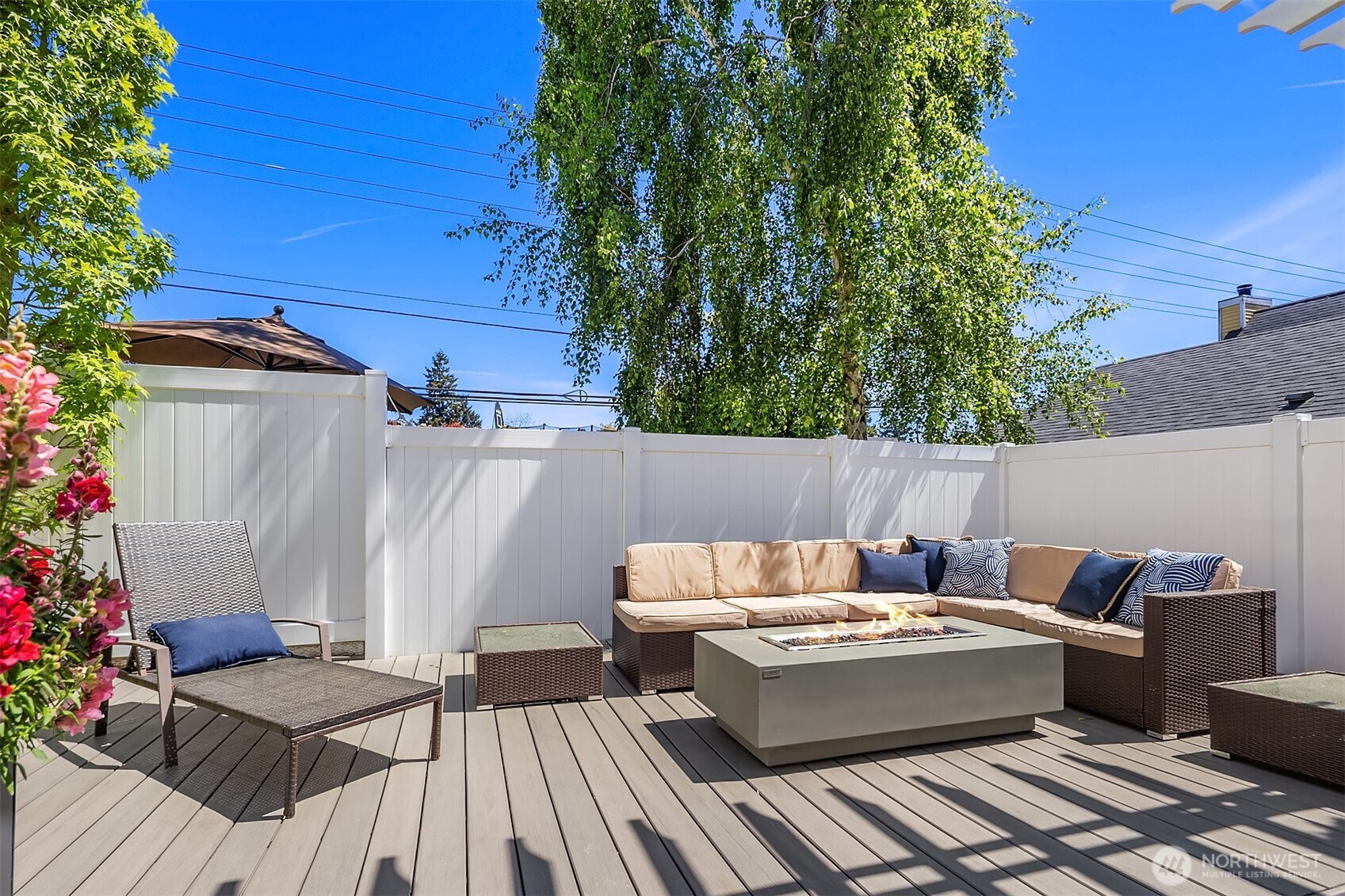 549 N 77th Street , Seattle, WA 98103