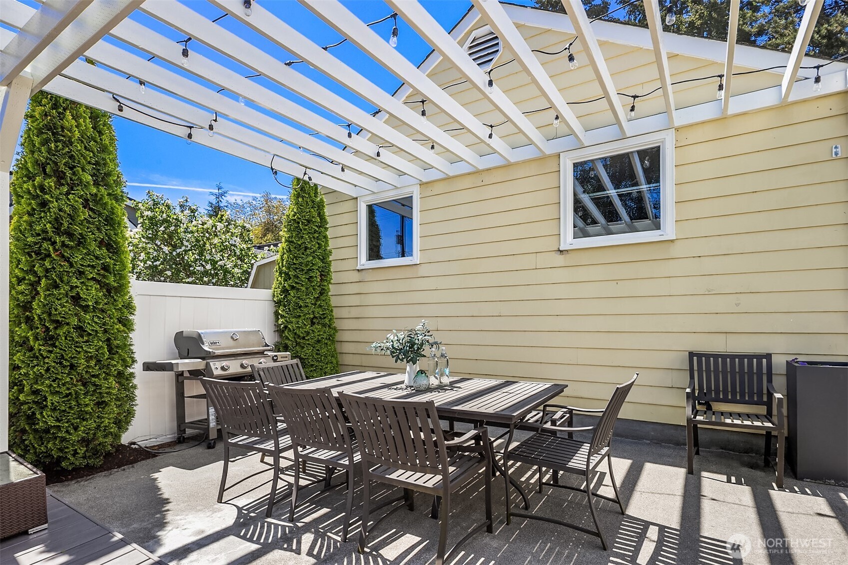 549 N 77th Street , Seattle, WA 98103